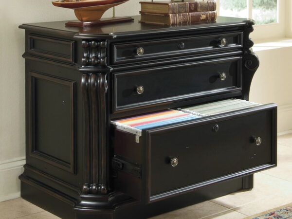 Santa Maria Bookshelf