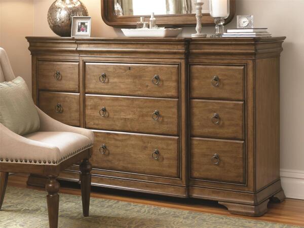 New Lou Dressing Chest