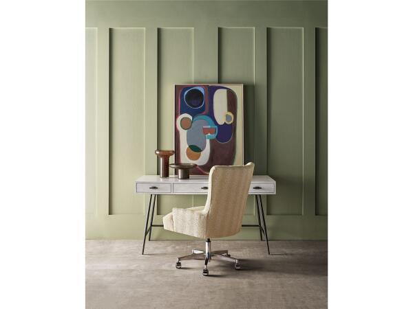 Saatchi Desk