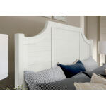 Maple Road Two-Tone Scalloped Bed