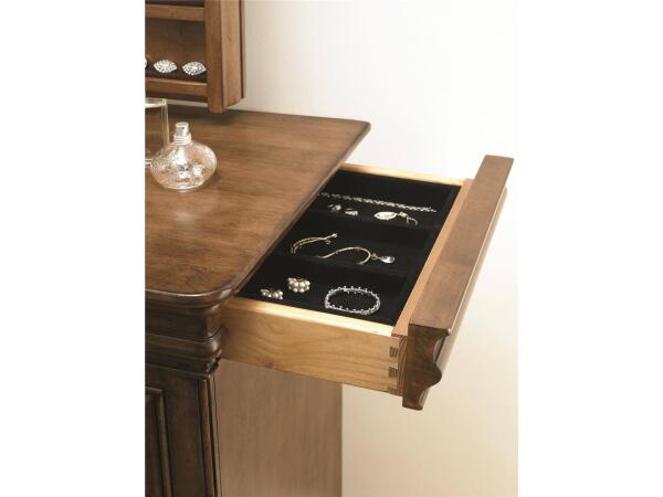 New Lou Dressing Chest